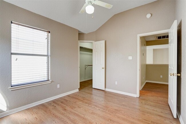 Building Photo - 2122 Jasmine Path
