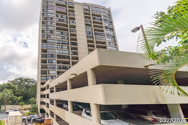 Building Photo - Convenient Honolulu Living – 1 Bedroom with Stunning Views!