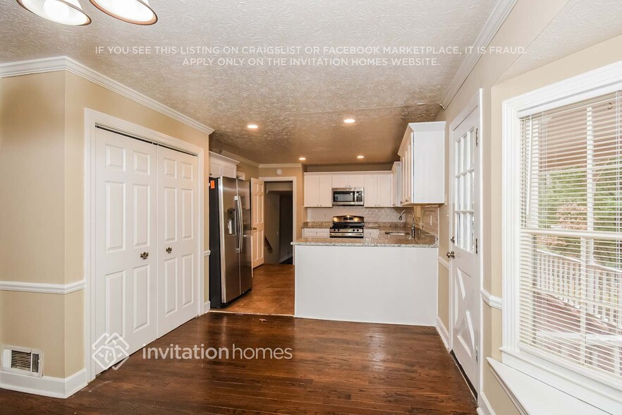 Building Photo - 253 Summit Ridge Dr