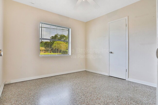 Building Photo - 2711 Aloma Ave