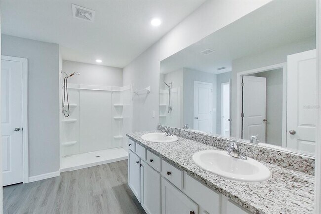 Building Photo - 8602 SW 43rd Ter
