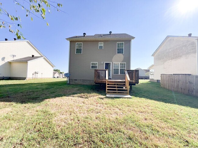 Building Photo - 3 Bedroom 2.5 Bath home in well established neighborhood!