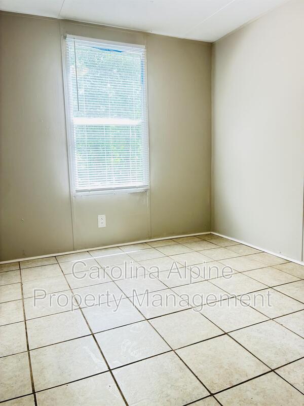 Building Photo - 143 Bluebird Ln