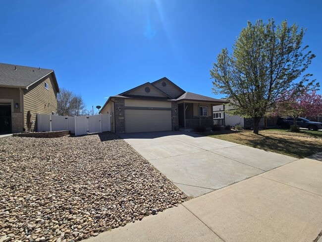 Building Photo - Spacious 5B/3B with Finished Basement Now Available!