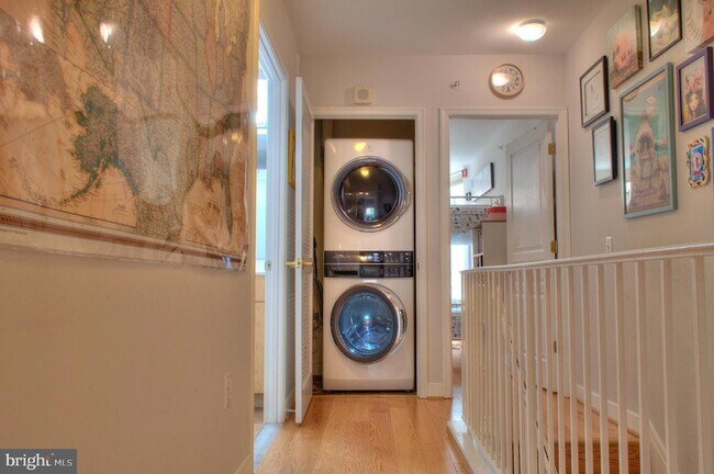 Building Photo - 616 E Street NW Unit 449