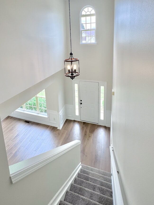Building Photo - 9148 Hillston Ridge Rd