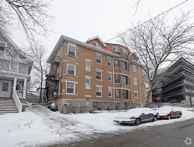 Building Photo - 151E