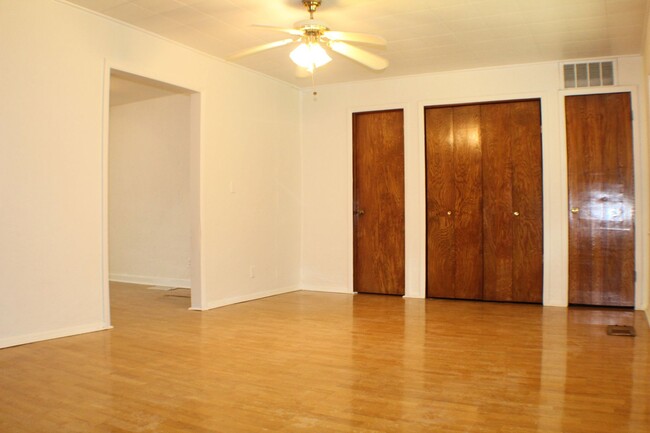 Building Photo - 1129 SW 35th St