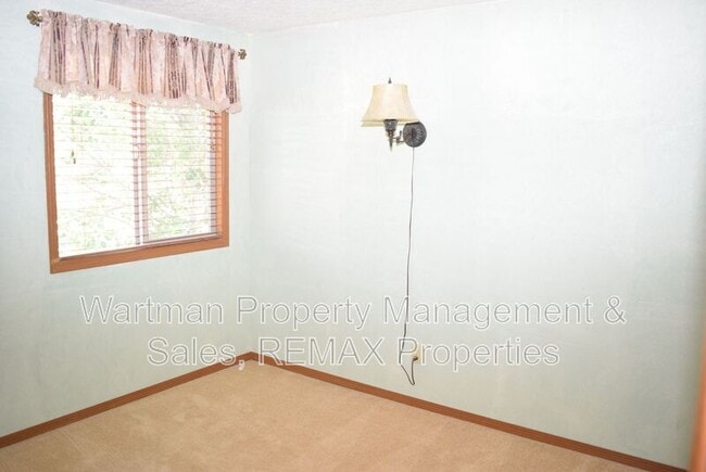 Building Photo - 2860 Frazier Ln