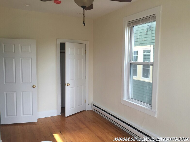 Building Photo - 108 Hyde Park Ave