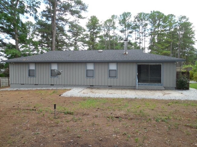 Building Photo - Available October 1st 4 bedroom 2 bathroom in Evans Ga