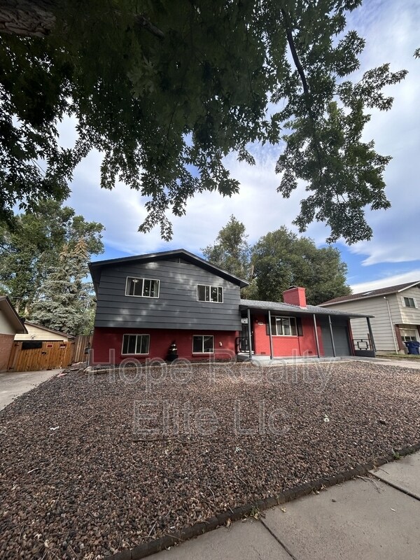 Building Photo - 1106 Querida Dr