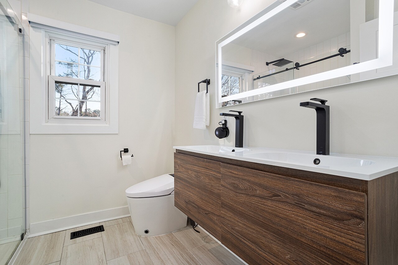 Primary Bathroom - 4112 Saint James Church Rd
