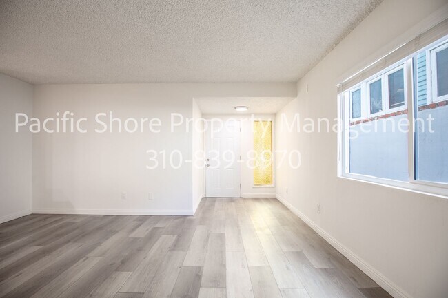 Building Photo - 24 27th Pl