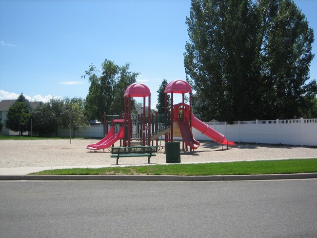 Building Photo - Pebblecreek - Kayscreek