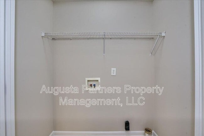 Building Photo - 4700 Dursey Dr