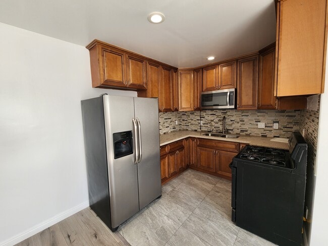 Building Photo - 13583 Correnti St