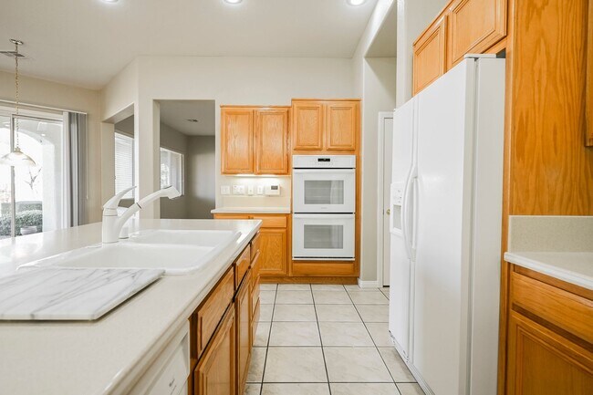 Building Photo - 2716 Thomasville Ave