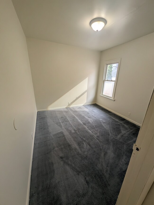 Building Photo - 4428 Pengelly Rd