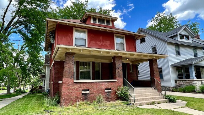 Building Photo - 1401 Logan St SE