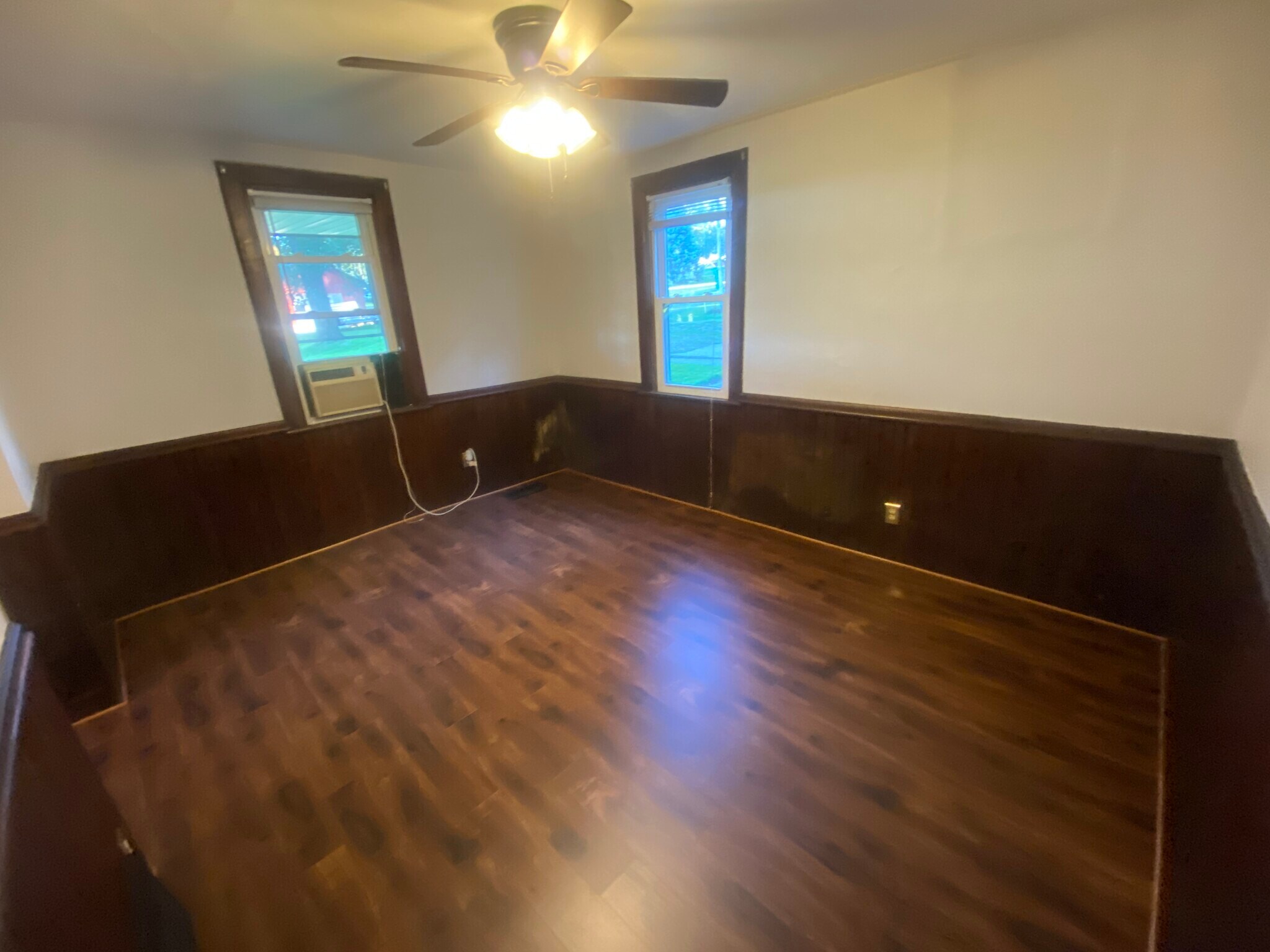 Building Photo - 6427 Chippewa Rd