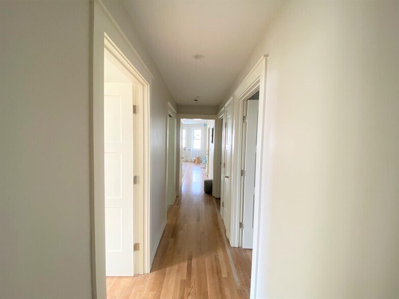 Building Photo - 72 Spring St