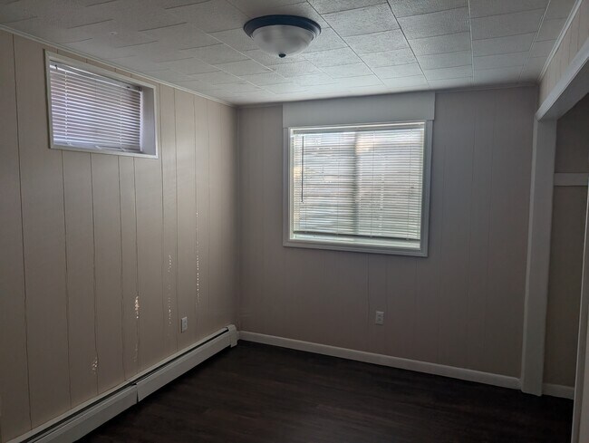 Building Photo - 422 N Sheldon St
