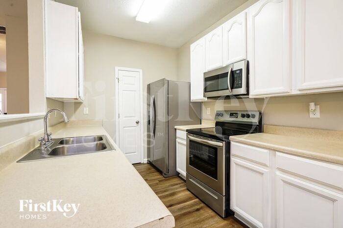 Building Photo - 7128 Brookview Way