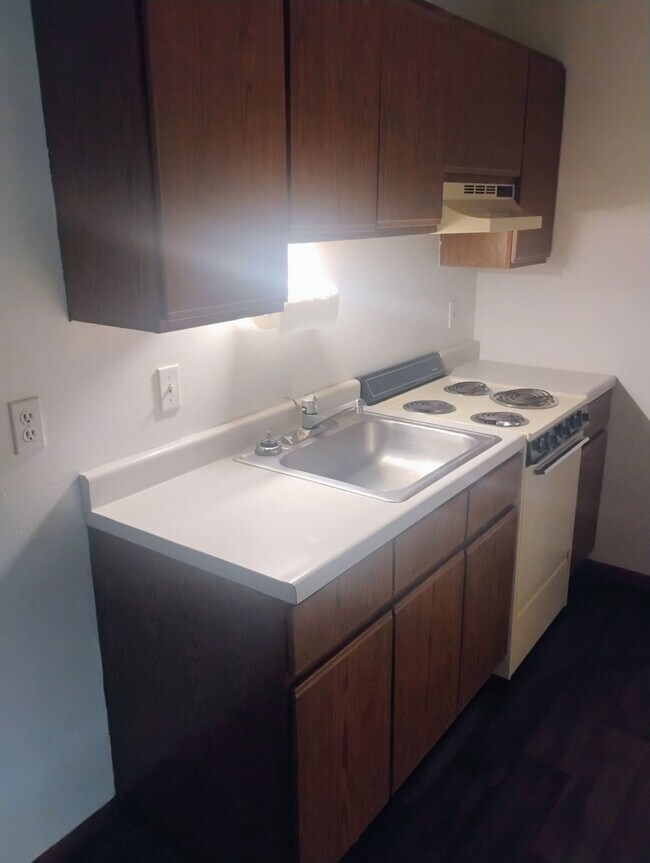 Building Photo - 4766 Wolverton Ln