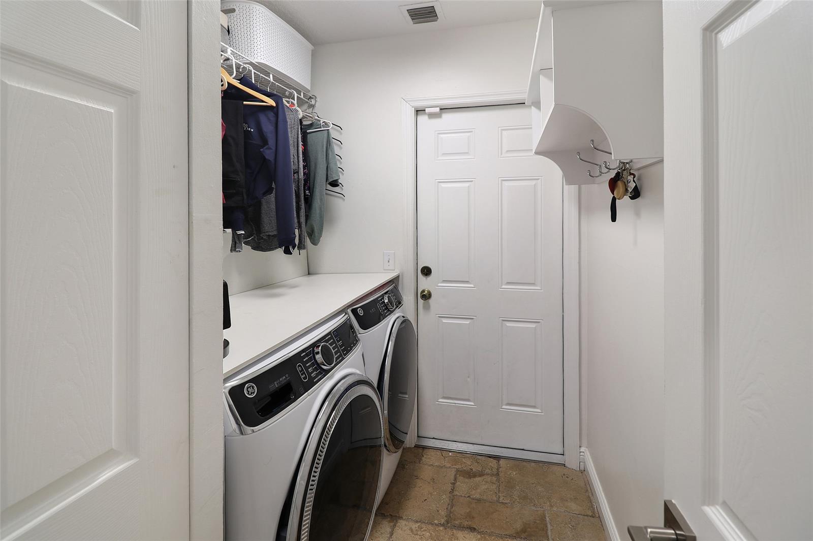 Building Photo - 6430 NW 98th Ln