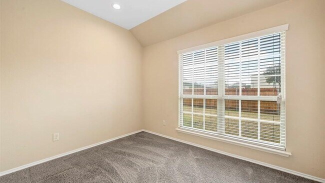 Building Photo - 2201 Liriope Ln