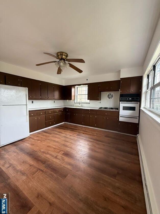 Building Photo - 220 1st St