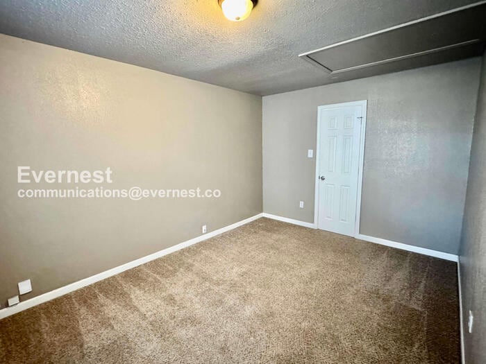 Building Photo - 917 S Urbana Ave