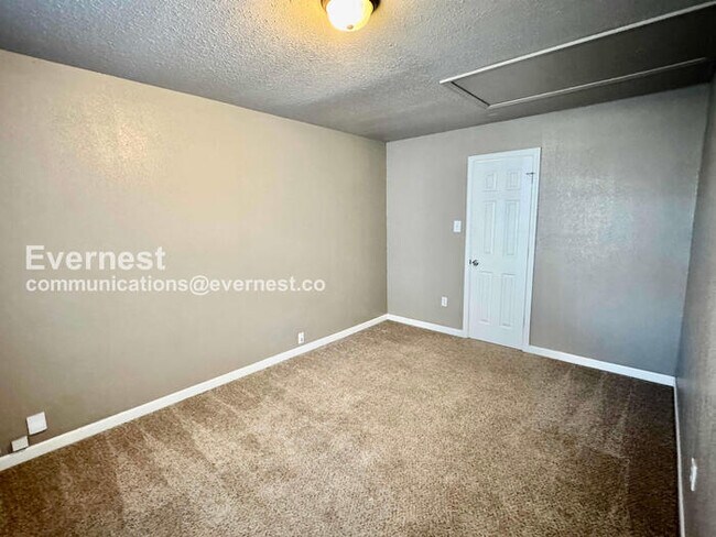 Building Photo - 917 S Urbana Ave