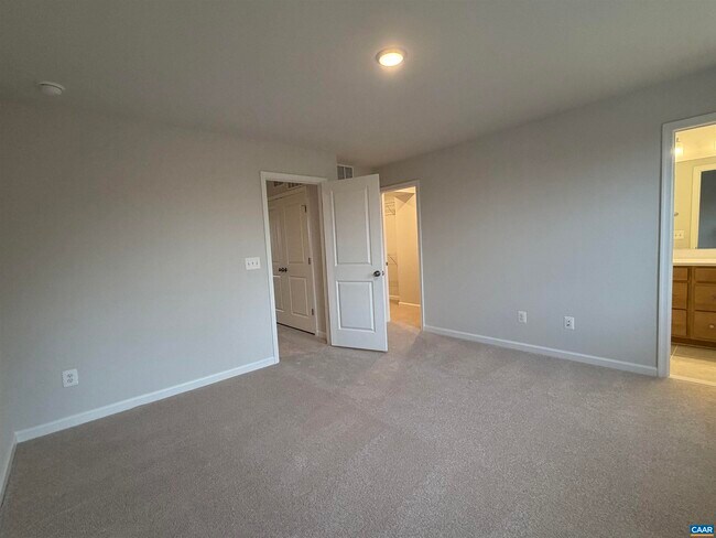 Building Photo - 5992 Cling Ln