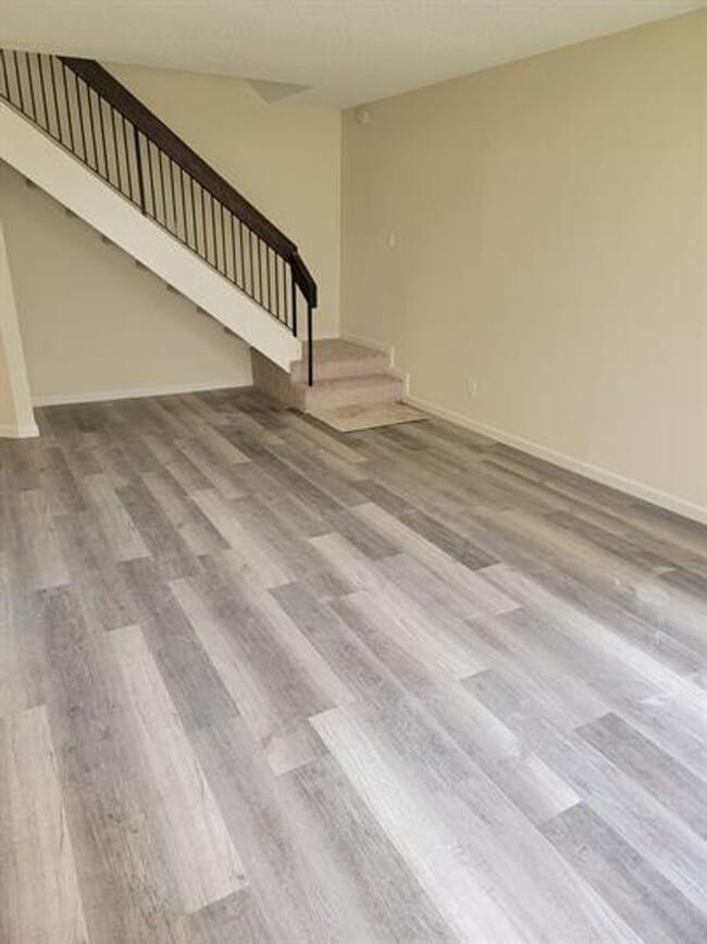 Building Photo - Freshly Updated 2BD/1.5BA Condo in Auburn ...