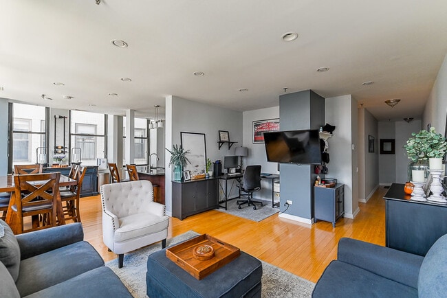 Building Photo - 780 S Federal St