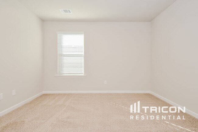 Building Photo - 225 Pratt Dr