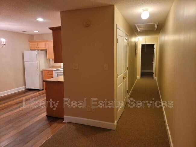 Building Photo - 1113 Kelly Dr