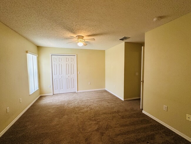 Building Photo - 620 Sonja Cir