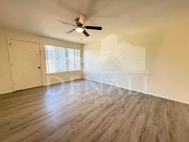 Building Photo - 4719 N 15th Ave