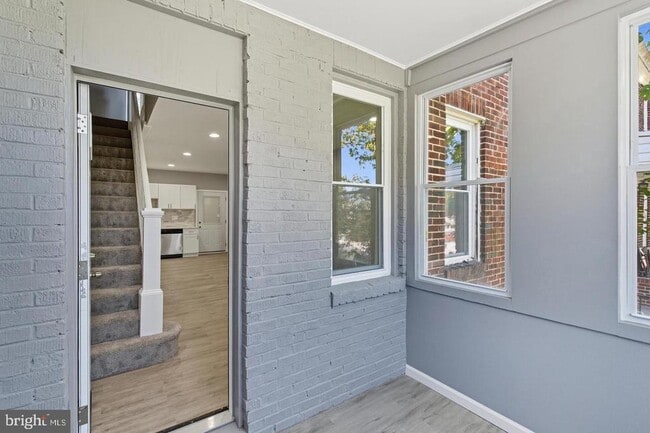 Primary Photo - 809 Pontiac Ave