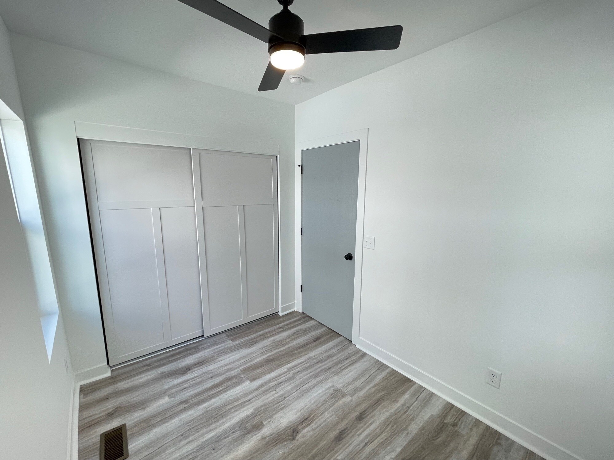 Building Photo - 2275 W 11th St