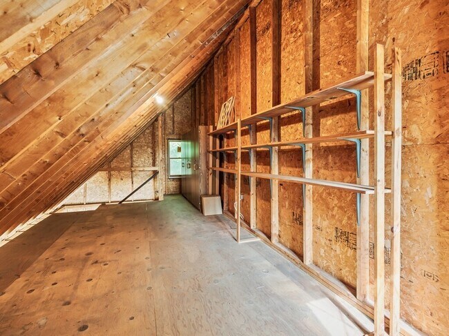 Building Photo - 76 Bancroft St