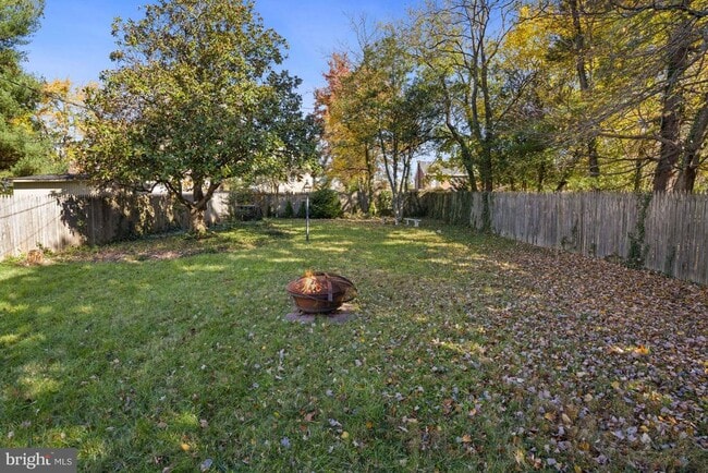 Building Photo - 6066 Wooten Dr