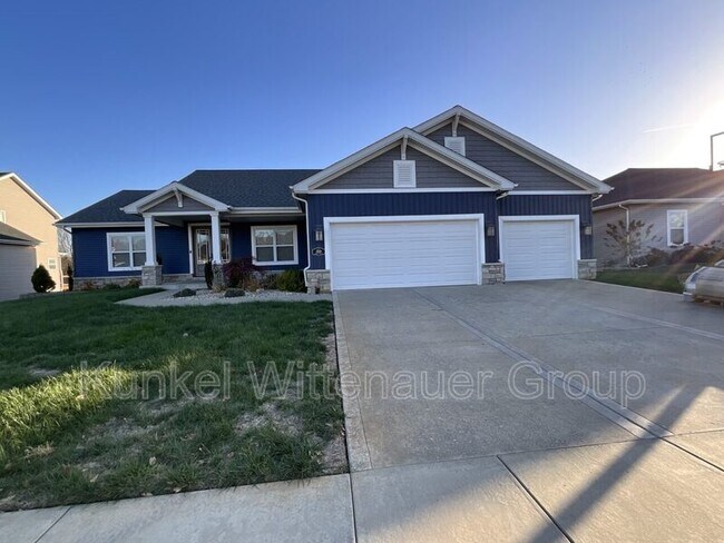 Primary Photo - 1212 Hickory Point Dr