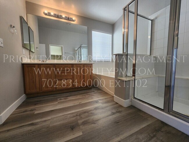 Building Photo - Northwest SINGLE STORY !   3 Bed/2 Bath