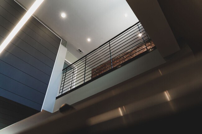 Building Photo - 331 South St