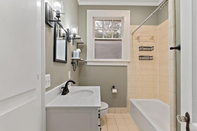 Building Photo - Home for rent in Cloverdale
