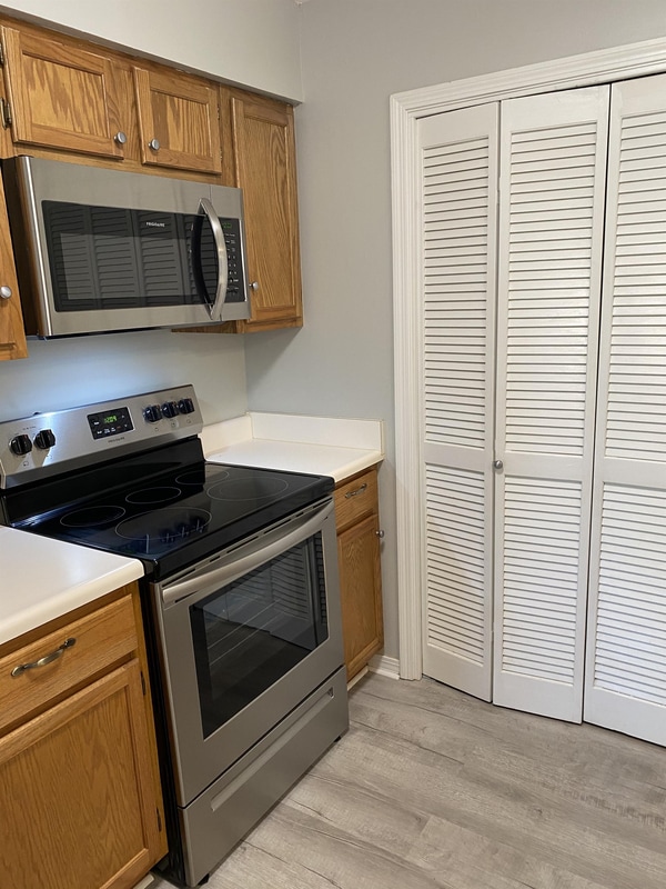 Building Photo - 200 Autumn Dr